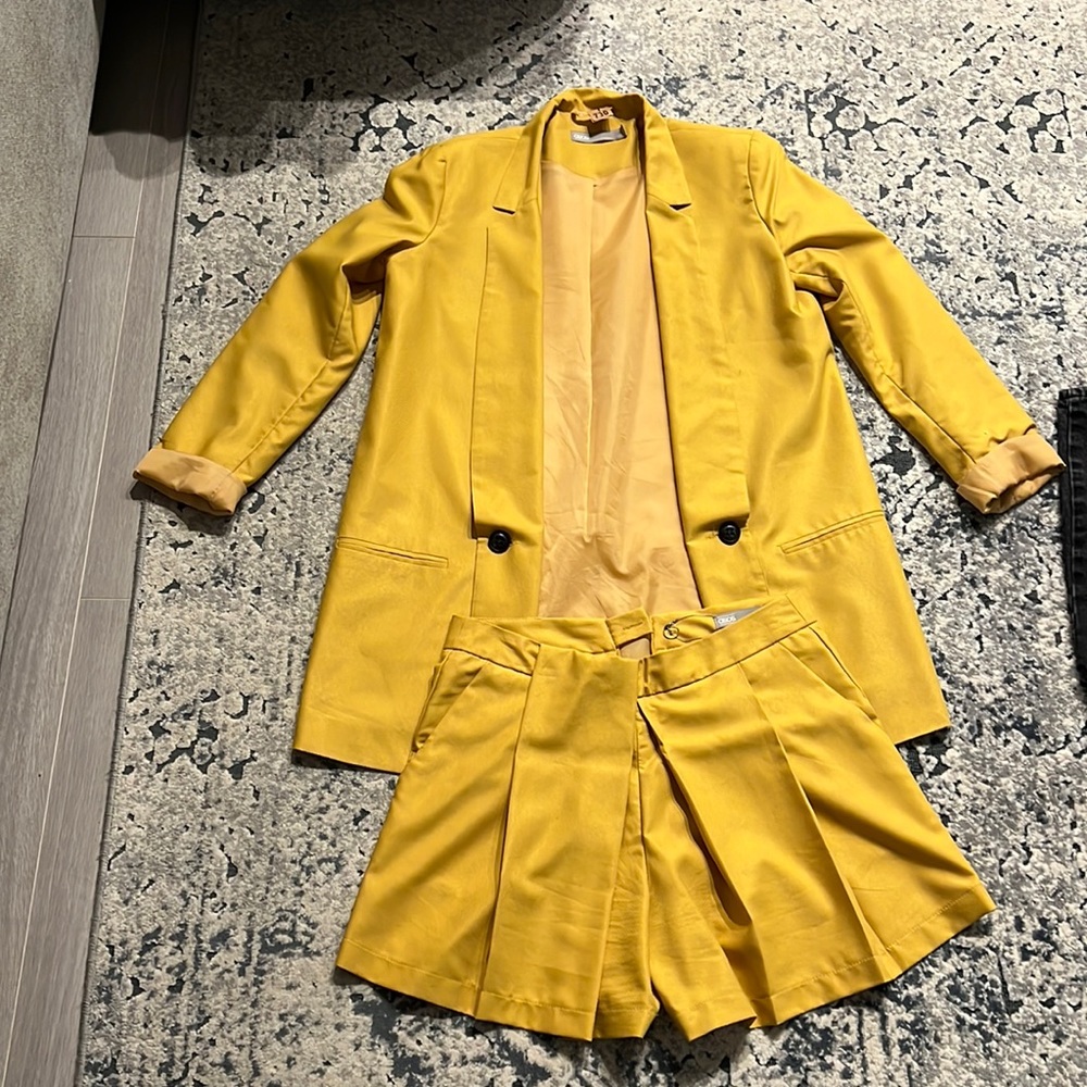 Mustard short + blazer suit set